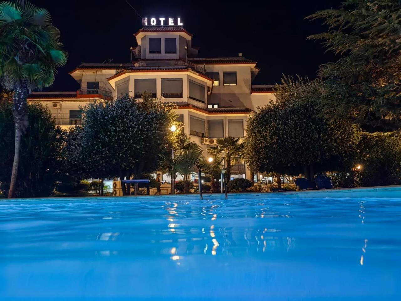 Hotel Parku I Palmave Gjirokastra Zewnętrze zdjęcie